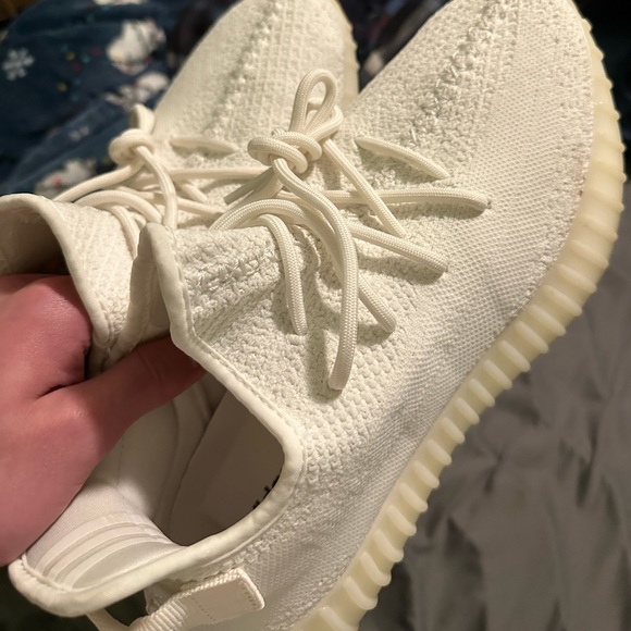 Size 9.5 men’s cream yeezy 350